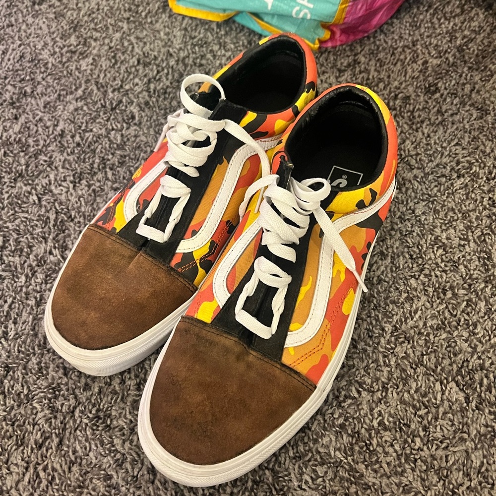 VANS OLD SKOOL SHOES